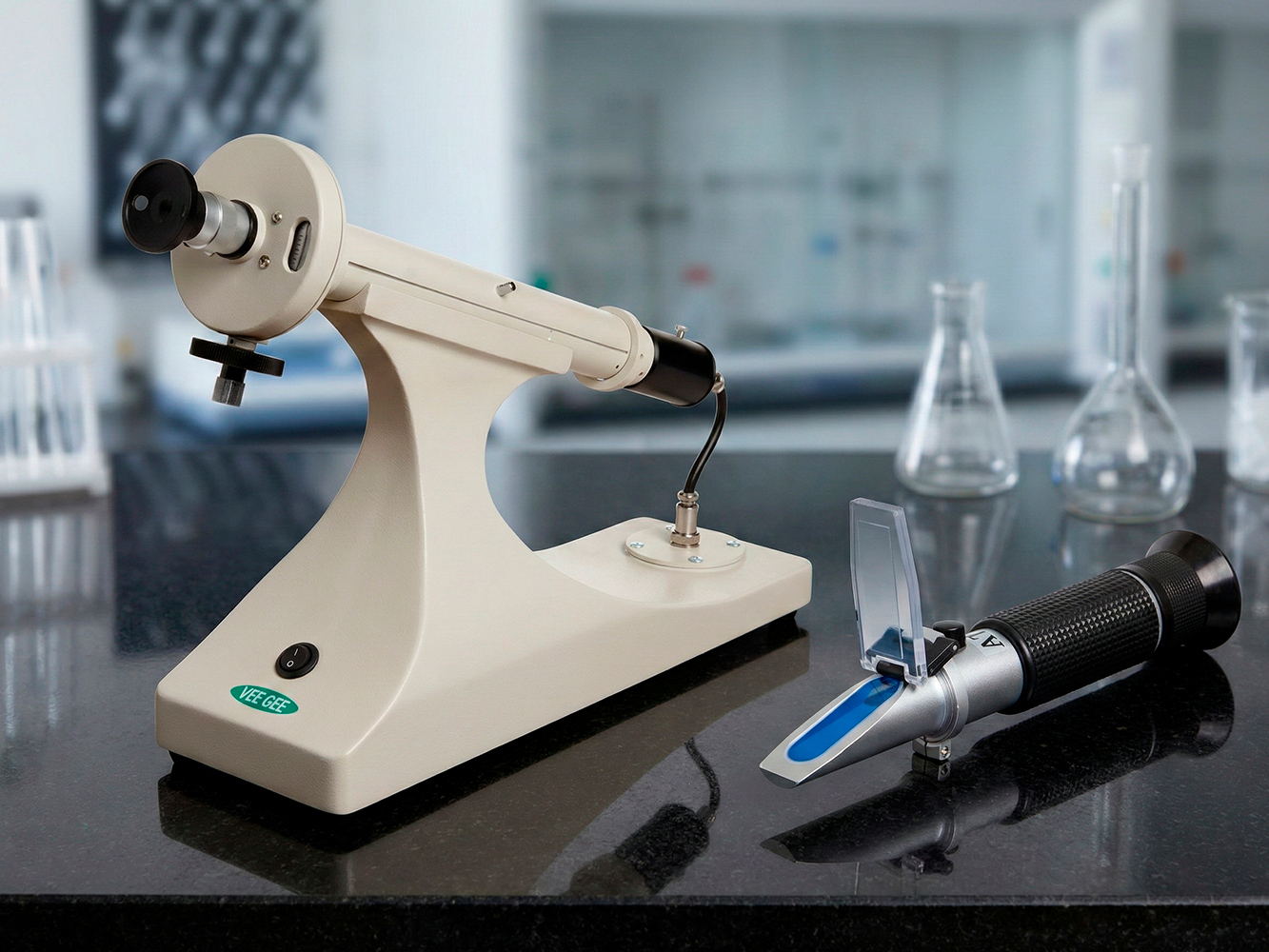 Polarímetro y Refractómetro